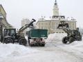 Помоћ Војске грађанима Србије у чишћењу снега